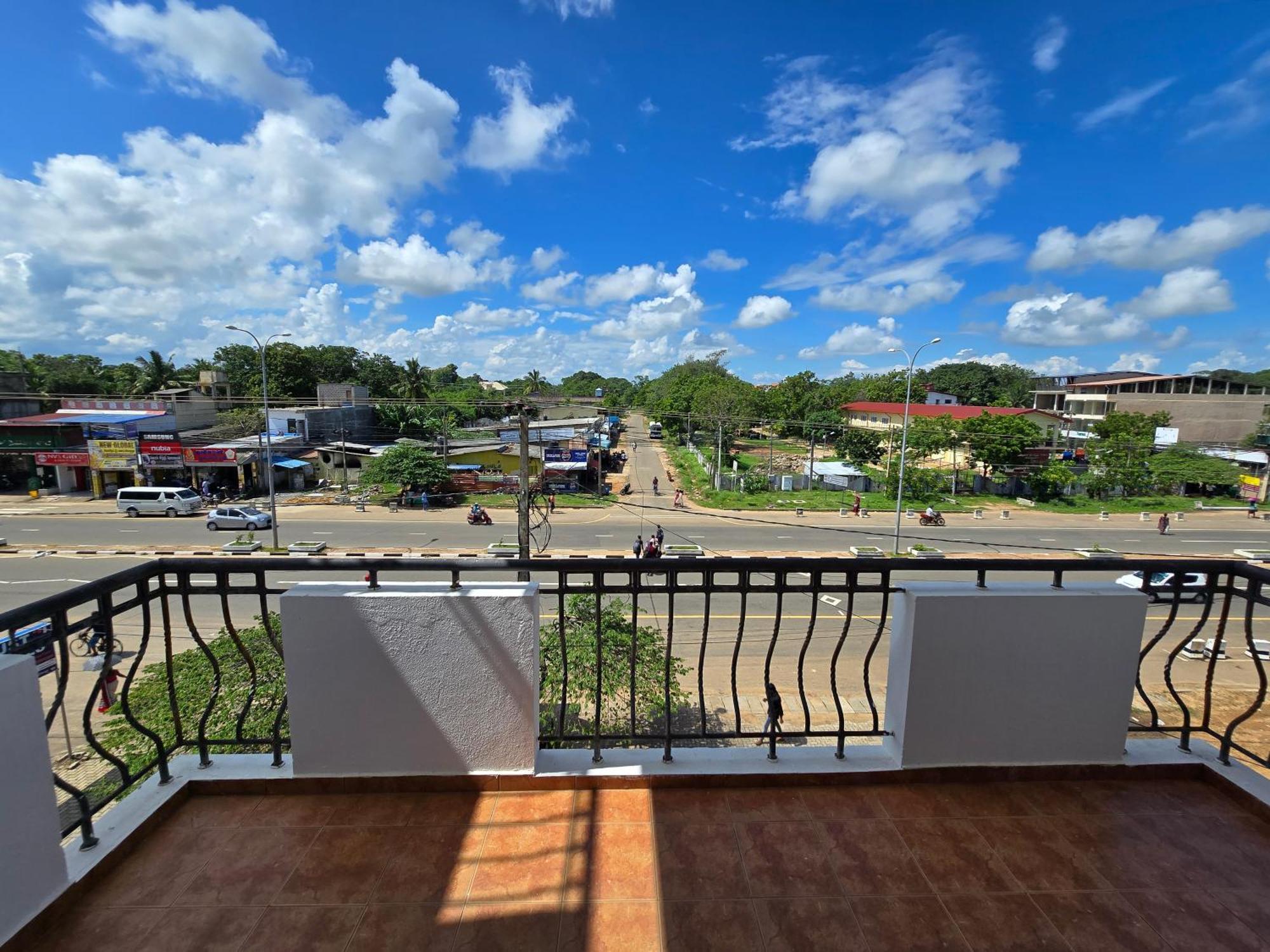 Hotel Marutham Kilinochchi Exterior photo