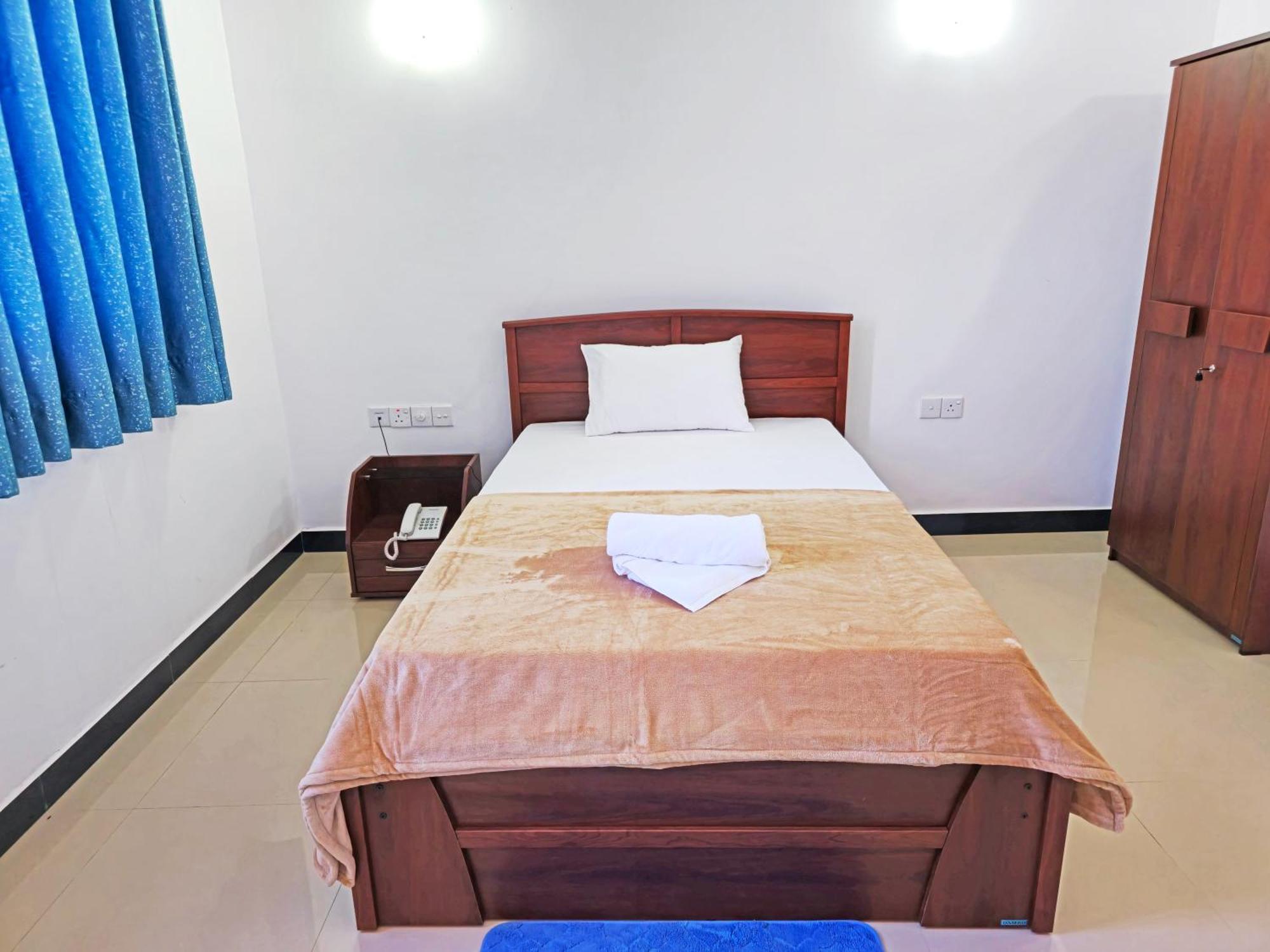 Hotel Marutham Kilinochchi Room photo